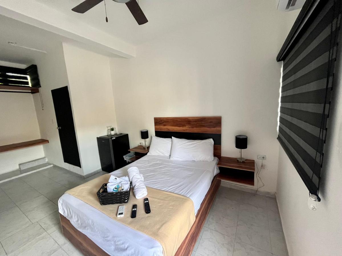 Balam Playa - 15Th Ave Hotel Playa del Carmen Exterior photo A bedroom in a hotel