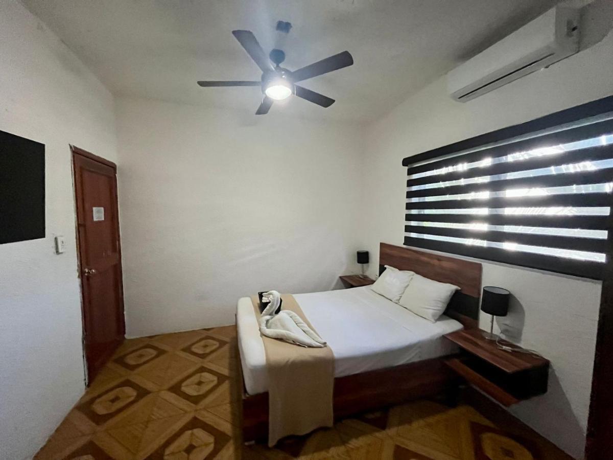 Balam Playa - 15Th Ave Hotel Playa del Carmen Exterior photo A bedroom in a hotel